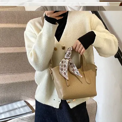 COMMUTER WOMEN'S BAGS 